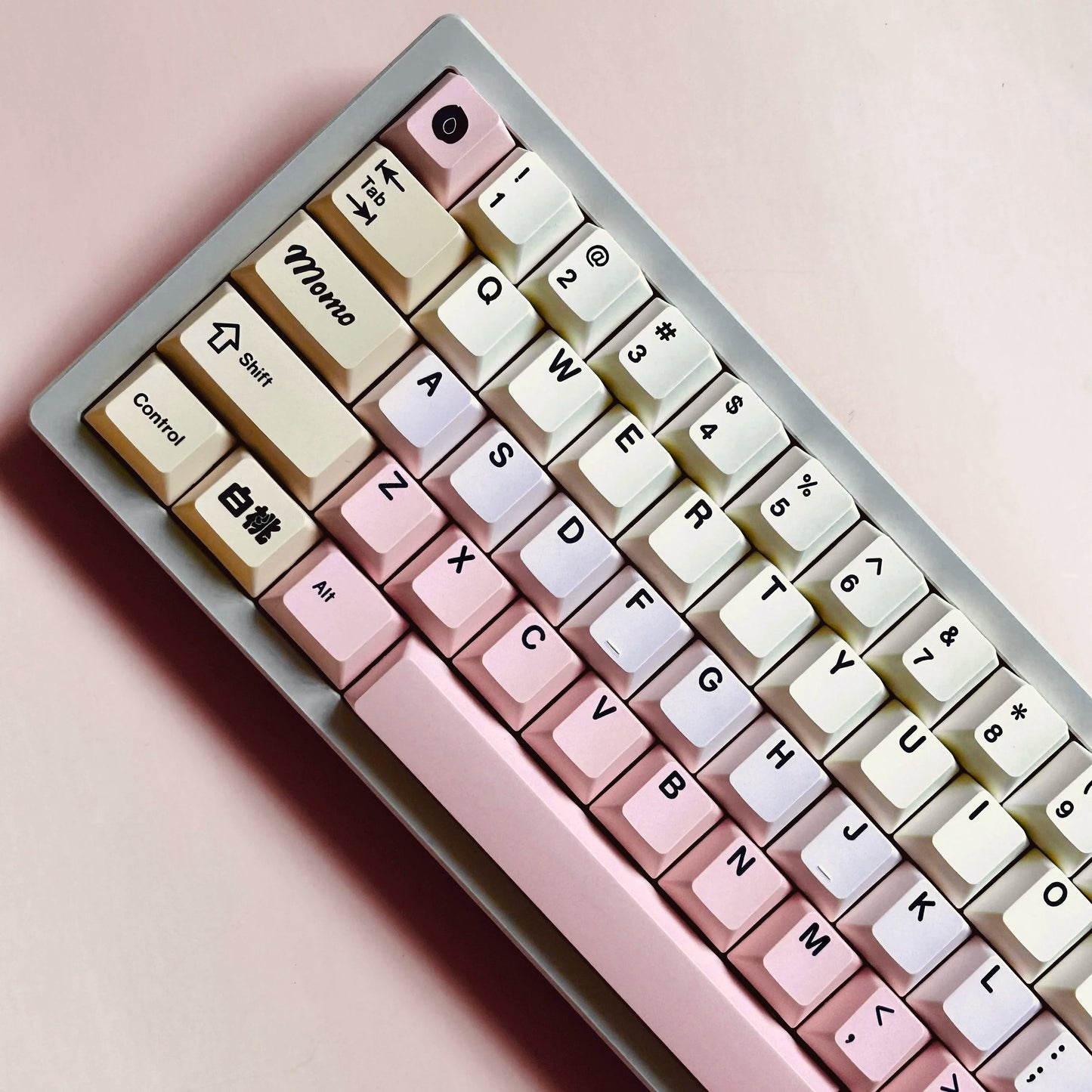 White Peach Oolong keycap set close-up