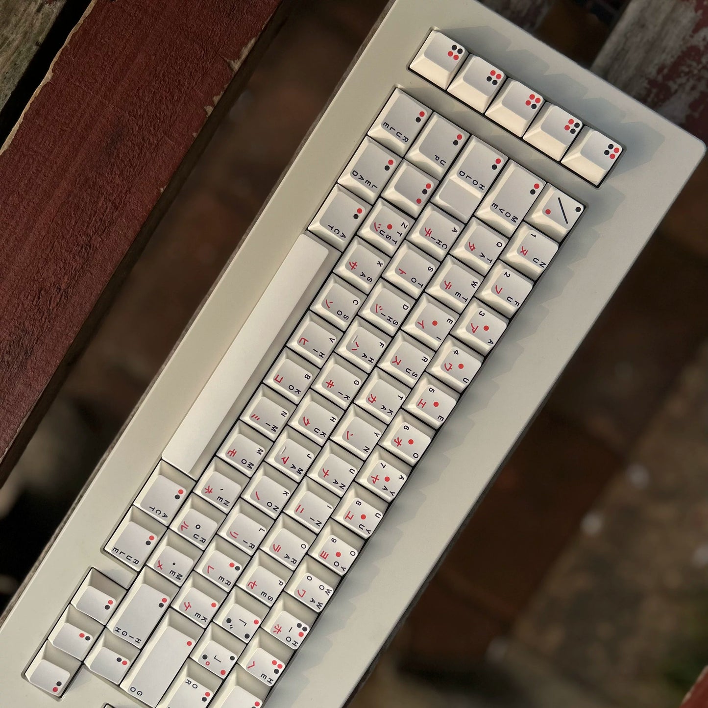 Red Gray keycap set detail 4